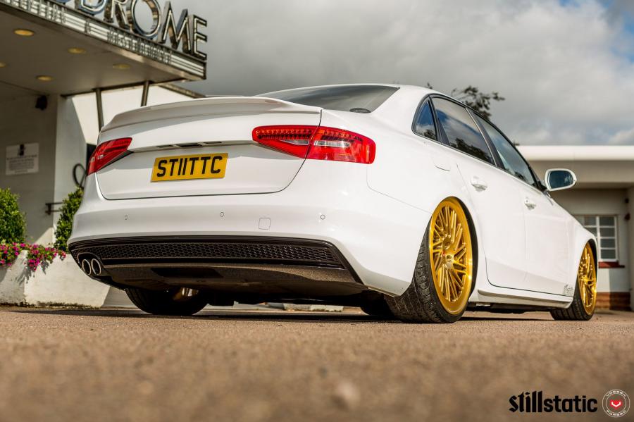  Audi A4 Sedan on Vossen Wheels (LC-105T) 2016 года  (фото 39 из 45)